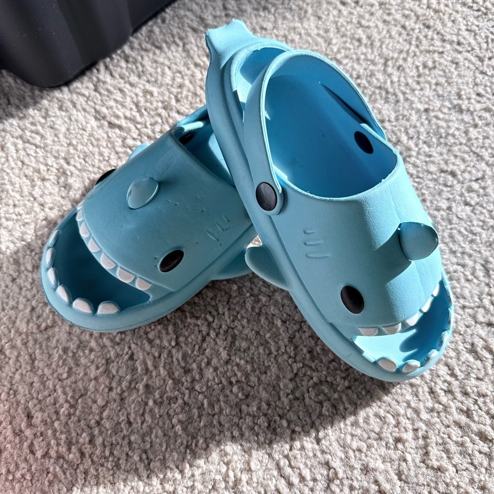 Kids Blue Shark Clogs